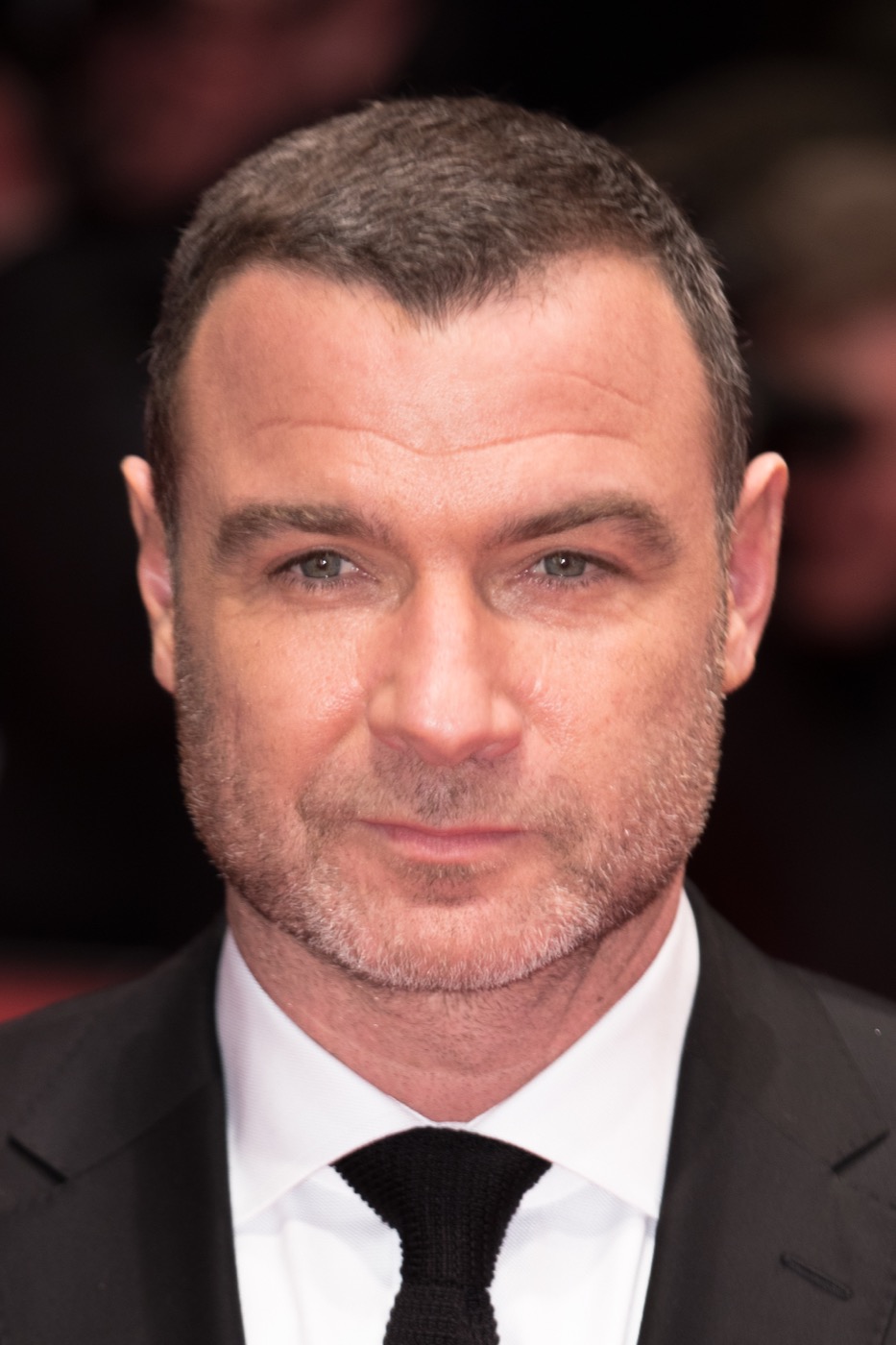 יגאל טננבאום, רפרנס ליהוק Liev Schreiber